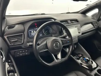 Photo 12 Nissan Leaf 150ch 40kWh 2.ZERO