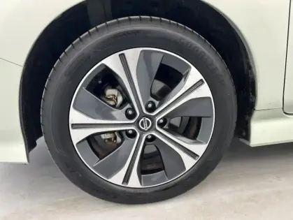 Photo 20 Nissan Leaf 150ch 40kWh 2.ZERO