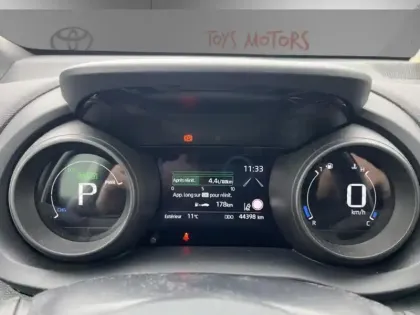 Photo 15 Toyota Yaris Hybride 1.5 HYBRID 116H DESIGN PACK MY22