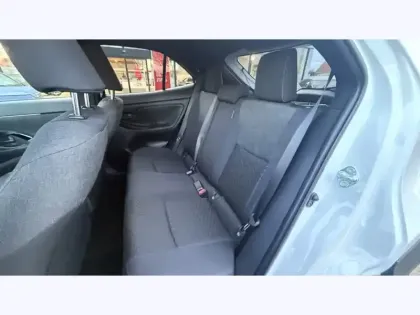 Photo 14 Toyota Yaris Hybride 1.5 HYBRID 130H DESIGN PACK 2WD