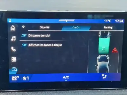 Photo 13 Renault Clio VI techno full hybrid E-Tech 160 ch