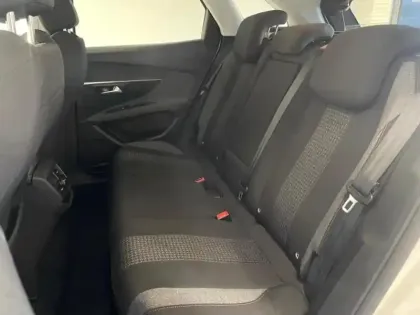 Photo 10 Peugeot 3008  1.2 PureTech 130ch Active Business S&S EAT8  6cv