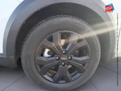 Photo 9 Dacia Jogger  1.6 hybrid 140ch Extreme 7 places Camera