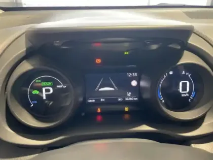 Photo 7 Toyota Yaris  Cross 116h Dynamic Business + Programme Beyond Zero Academy MY22