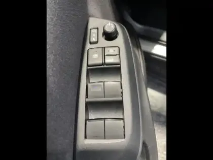 Photo 13 Toyota Yaris  Cross 116h Dynamic Business + Programme Beyond Zero Academy MY22