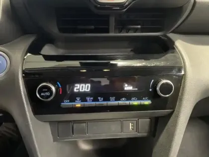 Photo 11 Toyota Yaris  Cross 116h Dynamic Business + Programme Beyond Zero Academy MY22