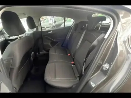 Photo 10 Ford Focus  1.0 Flexifuel mHEV 125ch Titanium Design