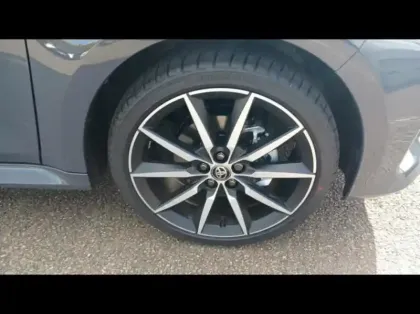 Photo 13 Toyota Yaris  130h GR Sport 5p MY25