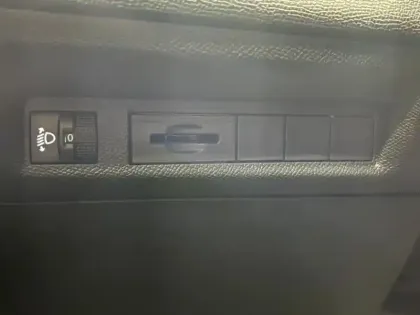 Photo 12 Peugeot 308  SW 1.2 PureTech 130ch S&S Allure Pack EAT8