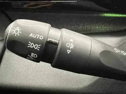 Photo 13 Peugeot 308  SW 1.2 PureTech 130ch S&S Allure Pack EAT8