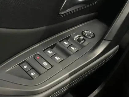 Photo 11 Peugeot 308  SW 1.2 PureTech 130ch S&S Allure Pack EAT8