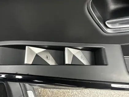 Photo 12 DS Ds 7  Crossback PureTech 225ch Grand Chic Automatique 13cv