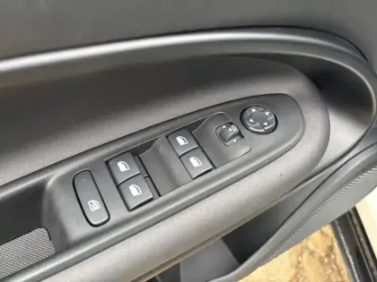 Photo 14 Alfa Romeo Junior  1.2 Ibrida 136ch DCT6