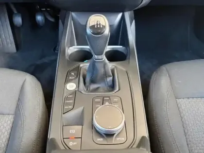 Photo 10 BMW Serie 1 Série 1 118i 136ch Business Design