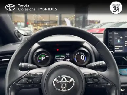 Photo 12 Toyota Yaris  116h Première 5p