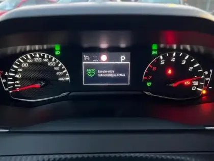 Photo 10 Peugeot 2008  1.2 PureTech 130ch S&S Style EAT8