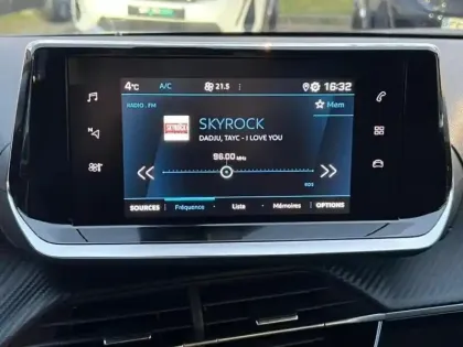 Photo 13 Peugeot 2008  1.2 PureTech 130ch S&S Style EAT8