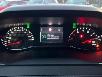 Photo 11 Peugeot 2008  1.2 PureTech 130ch S&S Style EAT8