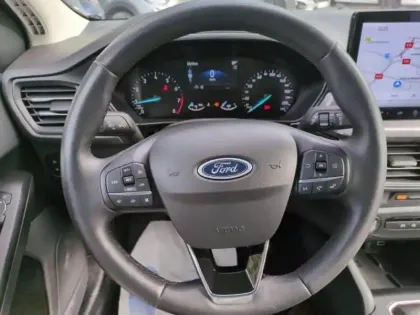 Photo 10 Ford Focus  1.0 Flexifuel mHEV 125ch Titanium Design