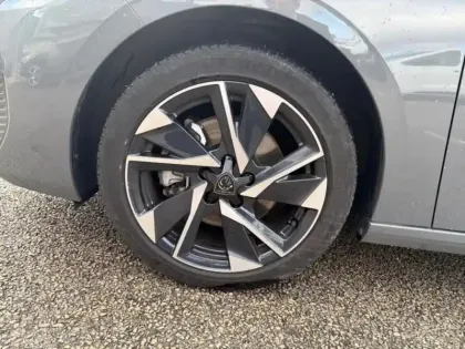 Photo 10 Peugeot 308  SW 1.2 Hybrid 136ch Allure e-DCS6