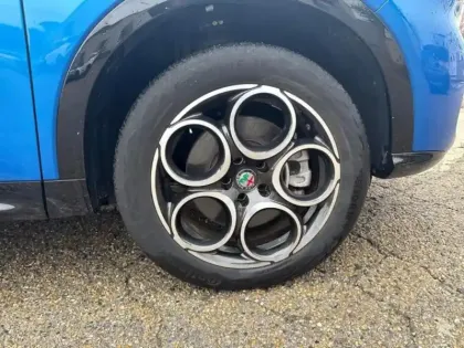 Photo 12 Alfa Romeo Tonale  1.3 PHEV 280ch Sprint AT6 e-Q4