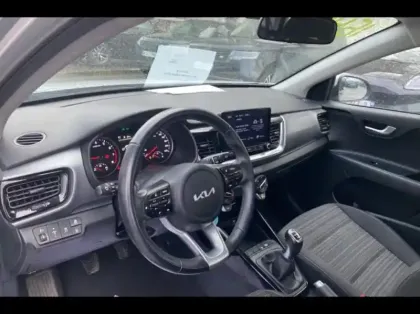 Photo 8 Kia Stonic  1.0 T-GDi 120ch MHEV Active iBVM6