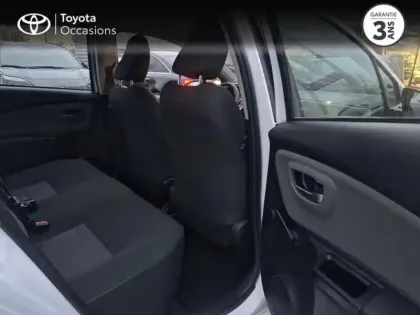 Photo 6 Toyota Yaris  100h France Business 5p RC18