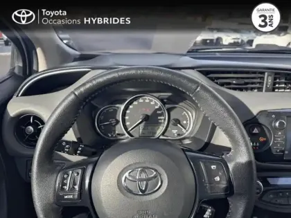 Photo 22 Toyota Yaris  100h France Business 5p RC18