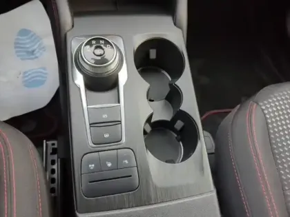 Photo 10 Ford Kuga Gén. III Ph1 ST-Line Business 5