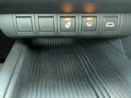 Photo 14 Toyota C-HR  2.0 Hybride 200ch Design NG23