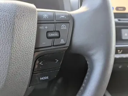 Photo 13 Toyota C-HR  2.0 Hybride 200ch Design NG23