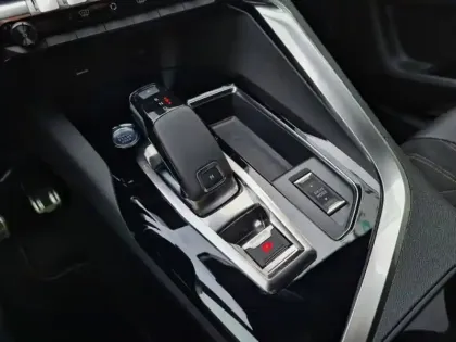 Photo 11 Peugeot 5008  1.2 PureTech 130ch S&S GT EAT8