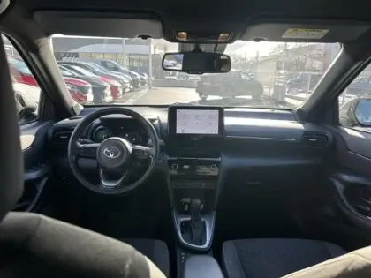 Photo 12 Toyota Yaris  Cross 116h Design Pack Cargo