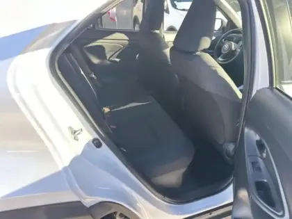 Photo 9 Toyota Yaris  Cross 116h Design Pack Cargo