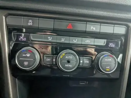 Photo 8 Volkswagen T-roc  1.5 TSI EVO 150ch Lounge DSG7 Euro6d-T 117g