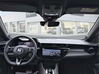 Photo 7 Alfa Romeo Junior  1.2 Ibrida 136ch DCT6