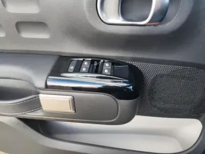 Photo 12 Citroën C3  1.2 PureTech 110ch S&S Shine EAT6