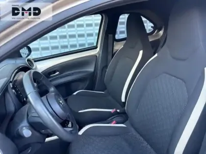 Photo 8 Toyota Aygo  X 1.0 VVT-i 72ch Design S-CVT
