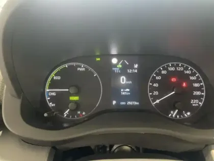 Photo 7 Toyota Yaris  116h Dynamic Business 5p + Programme Beyond Zero Academy MY22