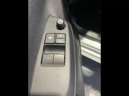 Photo 13 Toyota Yaris  116h Dynamic Business 5p + Programme Beyond Zero Academy MY22