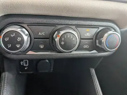 Photo 14 Nissan Micra  1.0 IG-T 100ch Made in France 2020