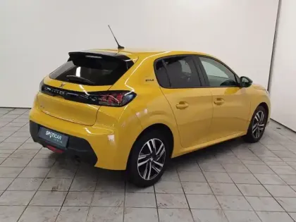 Photo 8 Peugeot 208  1.2 PureTech 100ch S&S Style