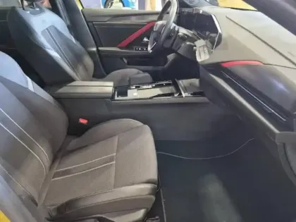 Photo 10 Opel Astra  1.2 Turbo 130 ch GS Line BVA8