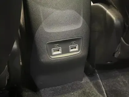 Photo 7 Peugeot 2008  e- 136ch GT Pack