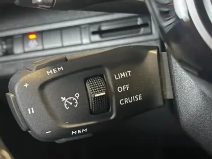 Photo 11 Peugeot 3008  1.2 PureTech 130ch S&S Allure EAT8