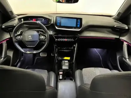 Photo 11 Peugeot 2008  1.2 PureTech 130ch S&S GT EAT8