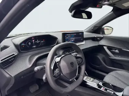 Photo 7 Peugeot 2008  Hybrid 145 e-DCS6