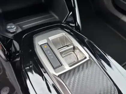 Photo 13 Peugeot 2008  Hybrid 145 e-DCS6