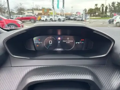 Photo 9 Peugeot 2008  Hybrid 145 e-DCS6