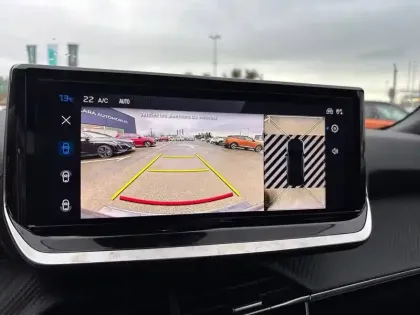 Photo 18 Peugeot 2008  Hybrid 145 e-DCS6